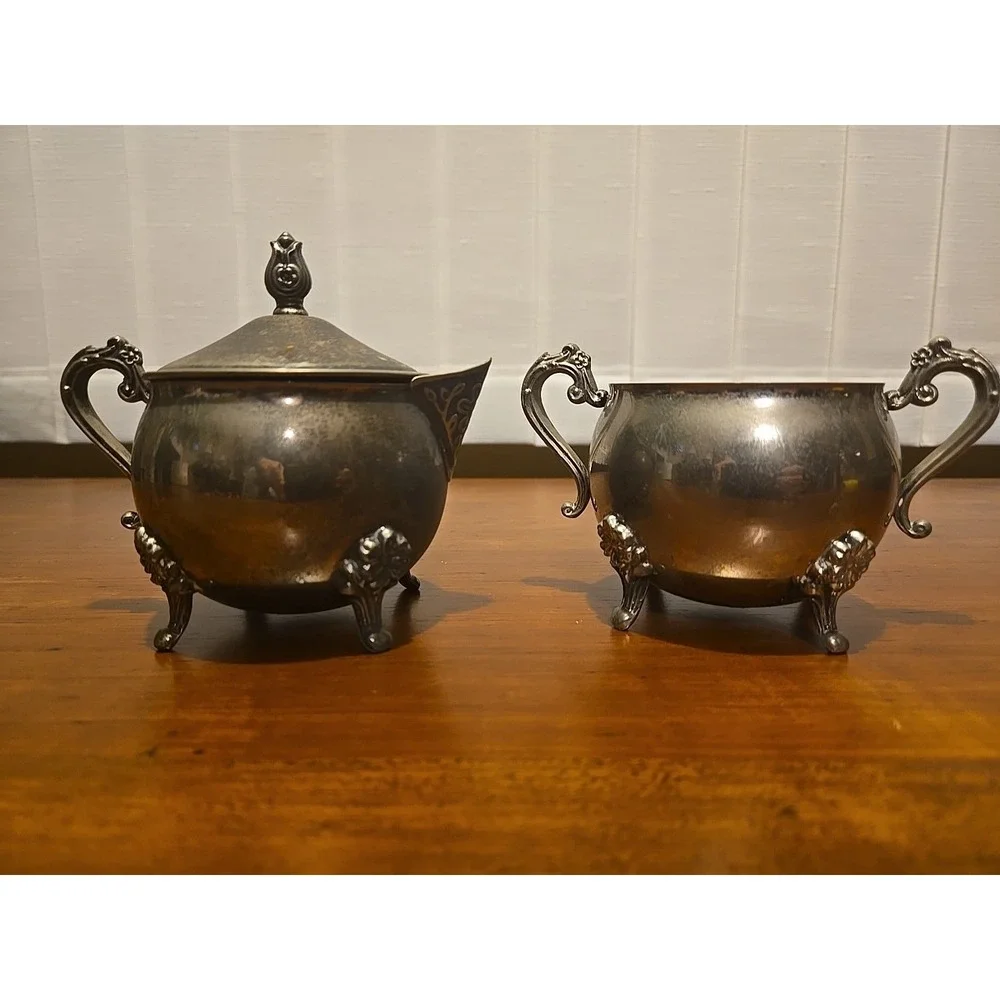 Vintage Leonard Cream and sugar with lid Silver‎ plated footed victorian